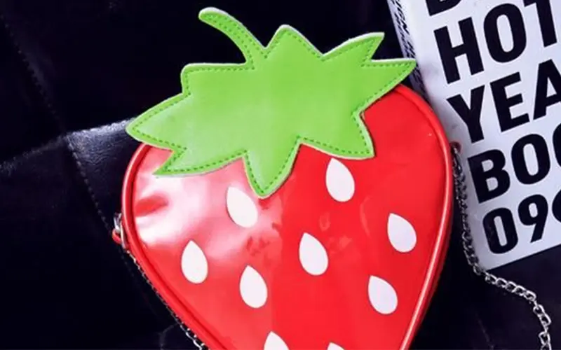 کیف دستی توت‌فرنگی